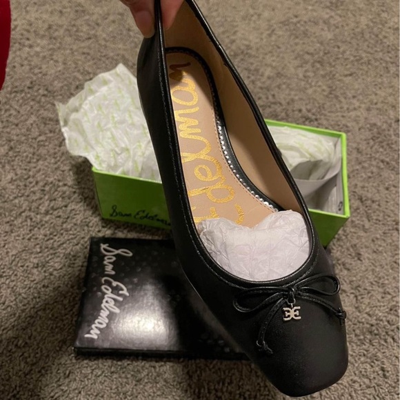 Woman’s shoes - Picture 2 of 3